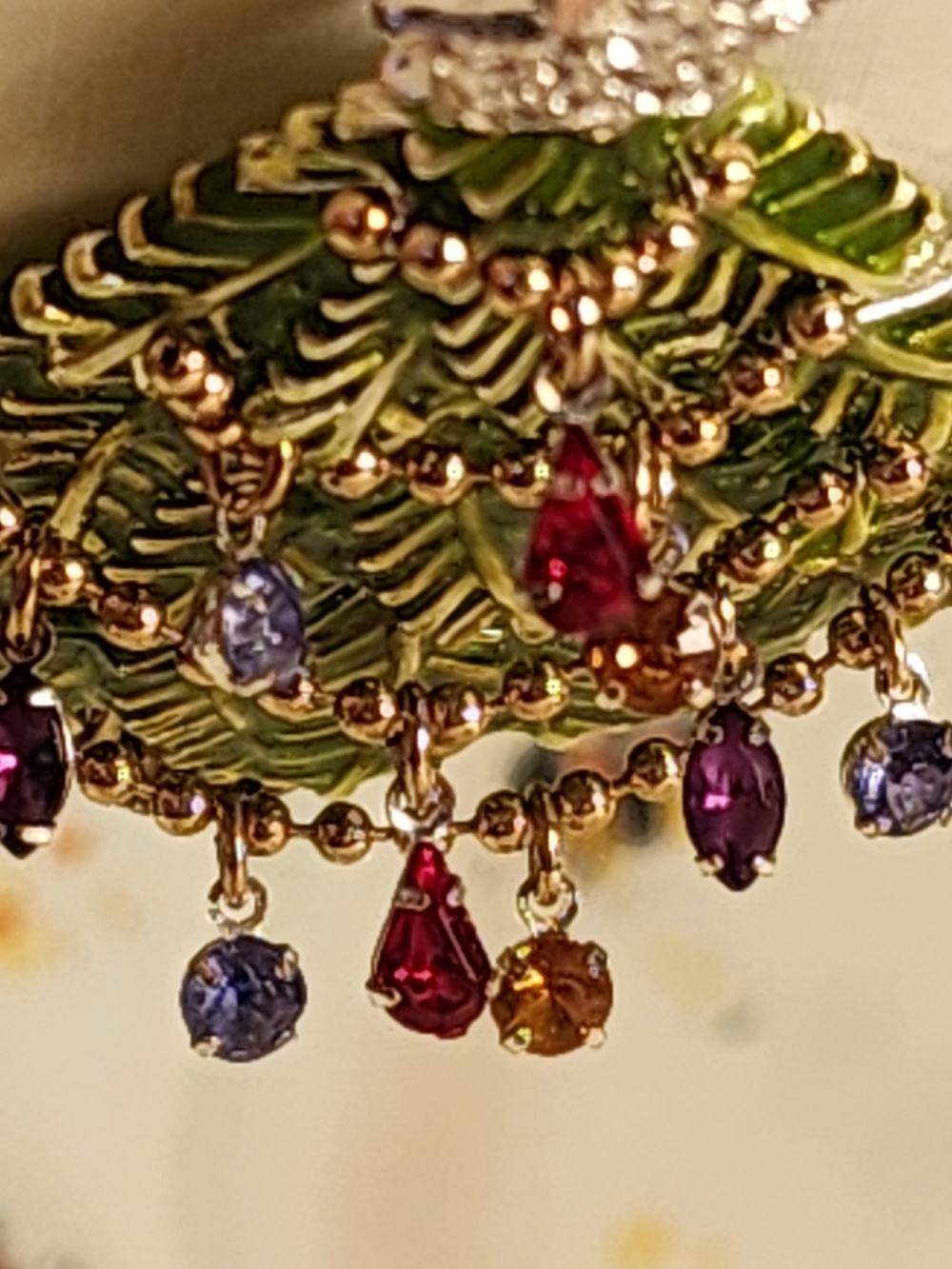 AVON 2008 Green Enamel Christmas Tree Brooch with Multicolor Rhinestones - Picture 7 of 7